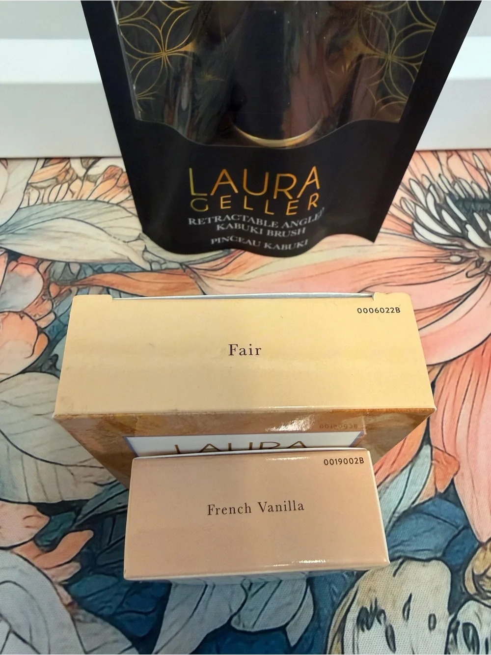 Laura Geller Bundle! Color Correcting Foundation, Highlighter and Kabuki Brush